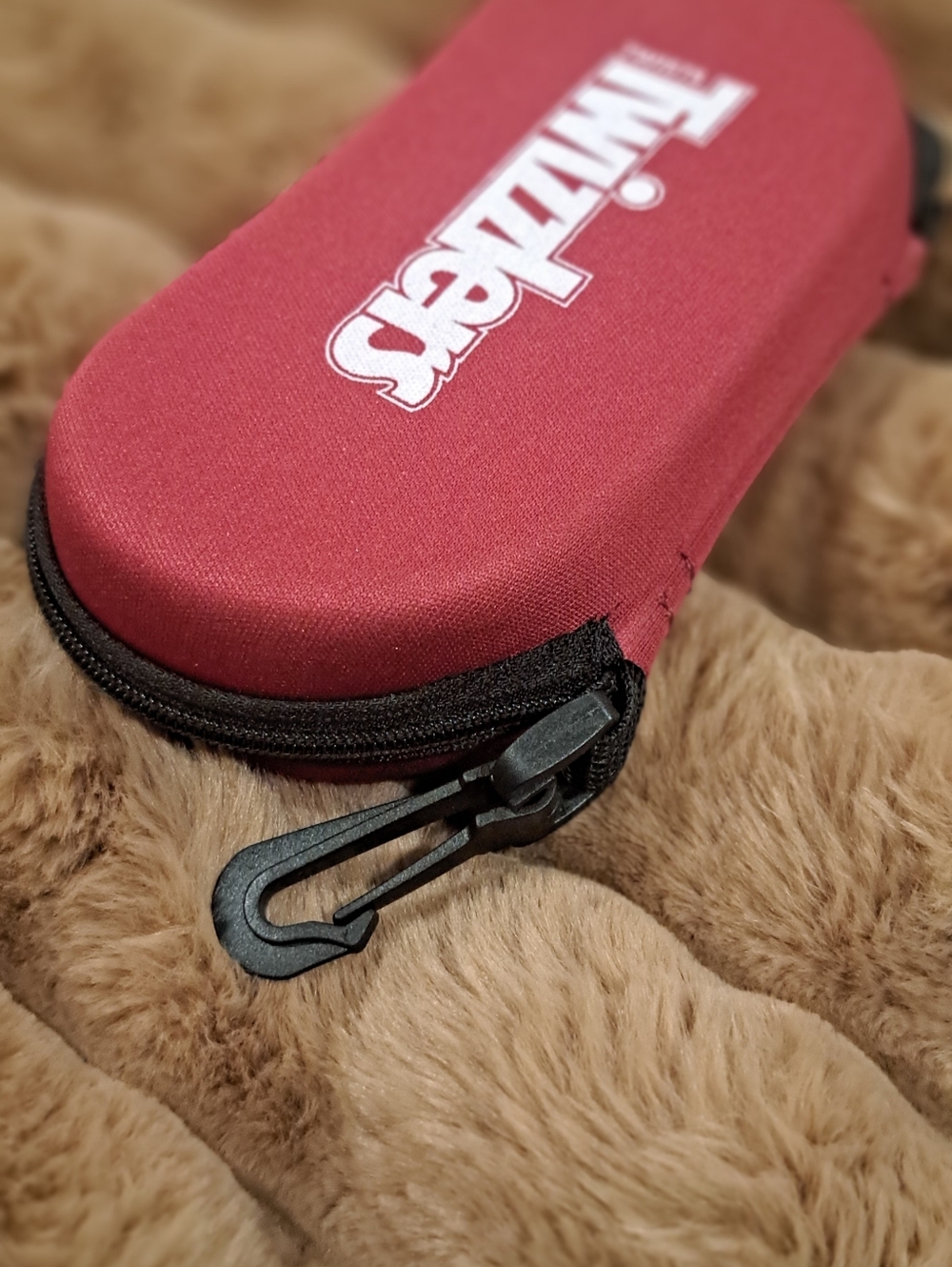 Tifosi Twizzler Twizz The Day Away Red Lens Sunglasses With Case, Sticker, Wipe - Picture 6 of 6